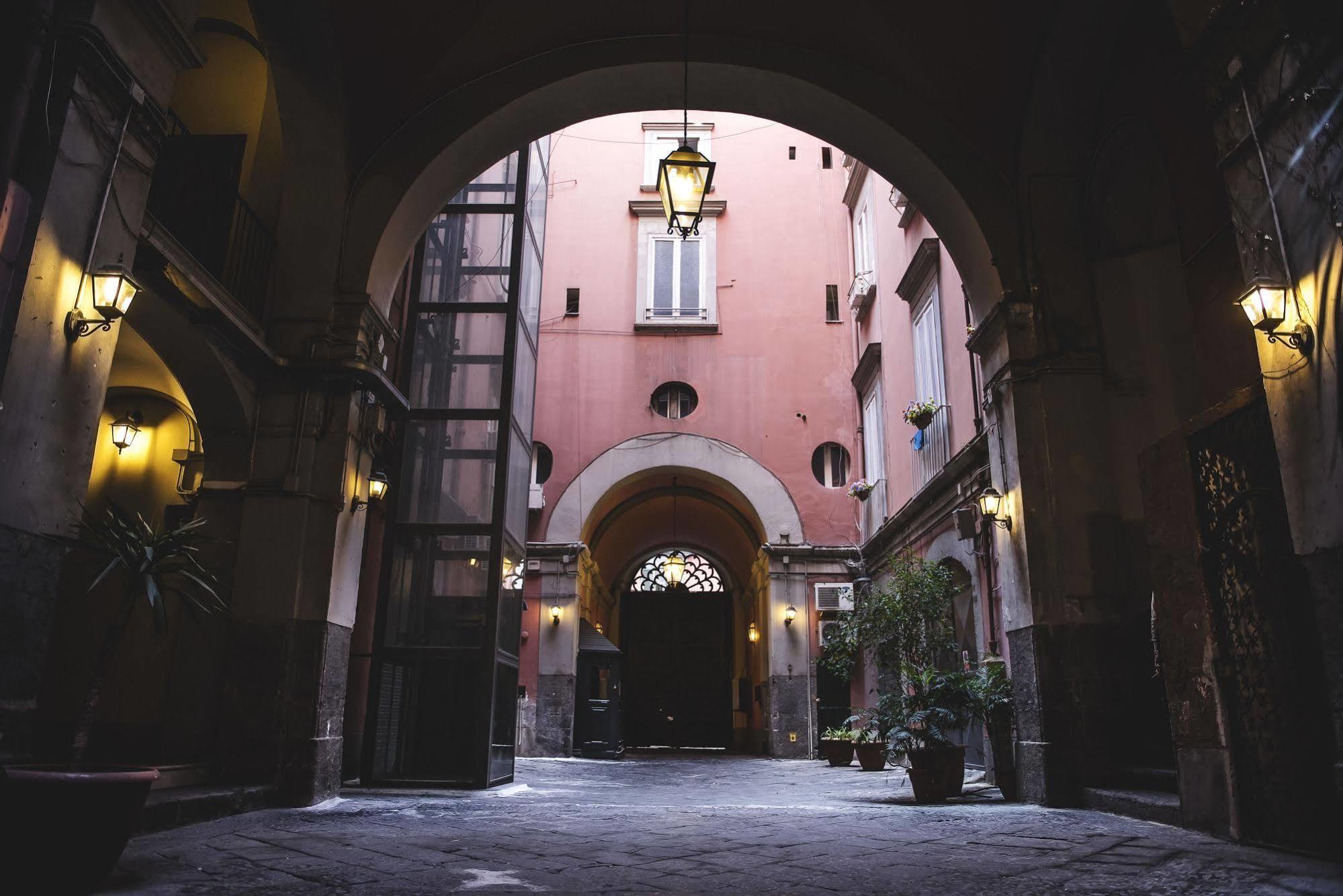 Hotel Le 4 Stagioni Napoli Centro Exterior foto